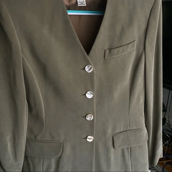 100% Silk Green Blazer With Opal Buttons NWT